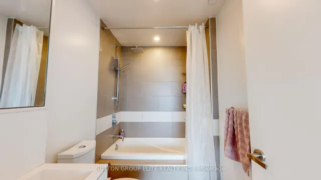 Additional image 23 of 197 YONGE St Unit 4902
