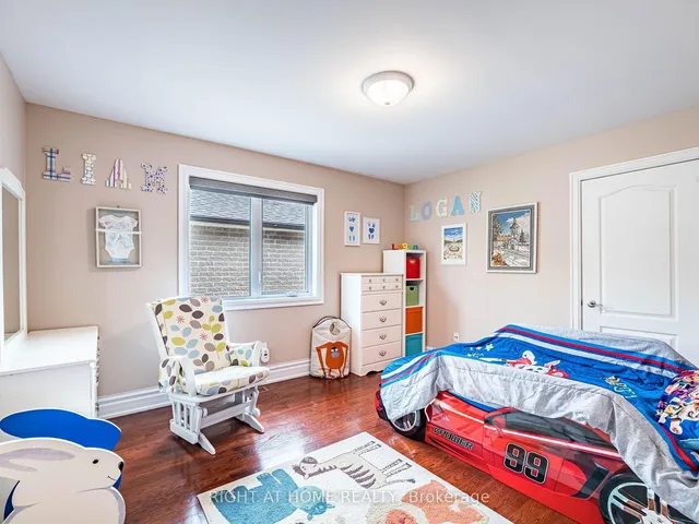 Additional image 21 of 30 Haliburton Ave