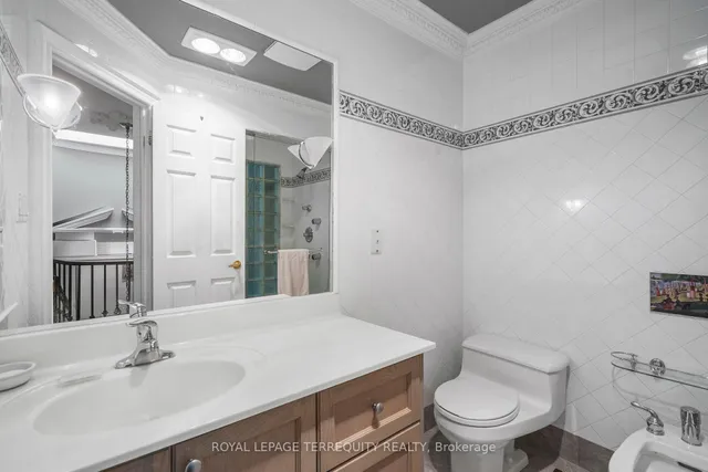 Additional image 19 of 197 La Rose Ave Unit 18