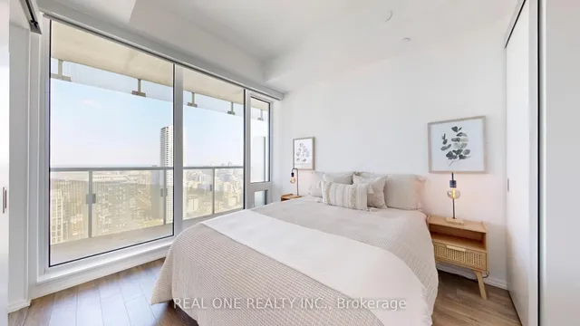 Additional image 19 of 197 Yonge St Unit 3202