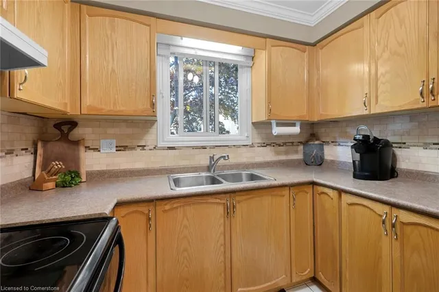 Additional image 10 of 1182 Upper Wentworth St