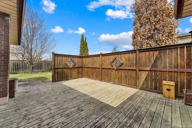 Additional image 33 of 42 Tupper Cres