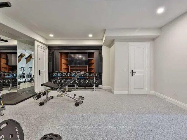 Additional image 34 of 31 Webster Ave