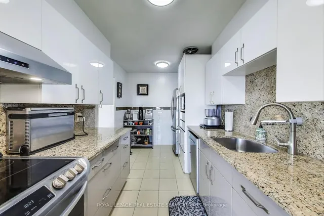 Additional image 14 of 44 Longbourne Dr Unit 1008