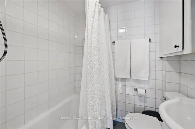 Additional image 18 of 142 Julian Ave