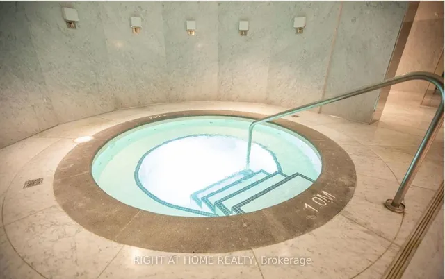 Additional image 19 of 955 Bay St Unit 2702