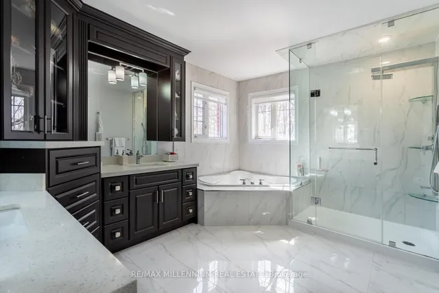 Additional image 28 of 62 Dunvegan Cres