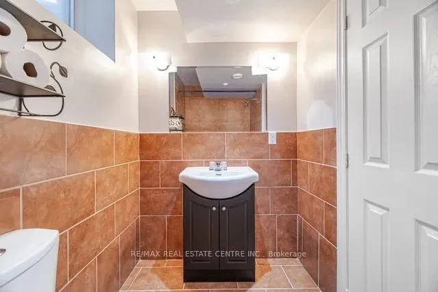 Additional image 34 of 643 Hamilton Cres