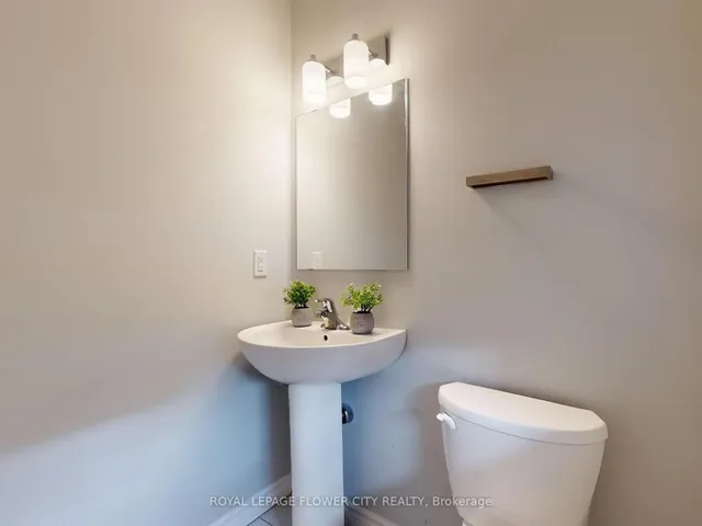 Additional image 21 of 22 Gleason Cres Unit 11