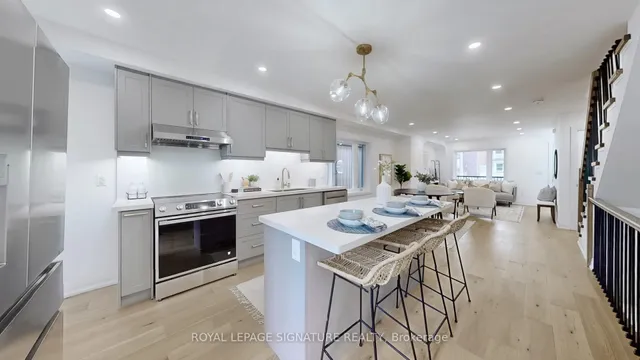 Additional image 8 of 914 Broadview Ave