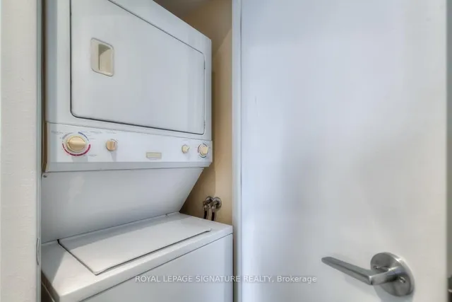 Additional image 18 of 60 Bathurst St Unit 909