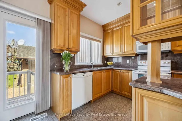 Additional image 12 of 1006 Briar Hill Ave