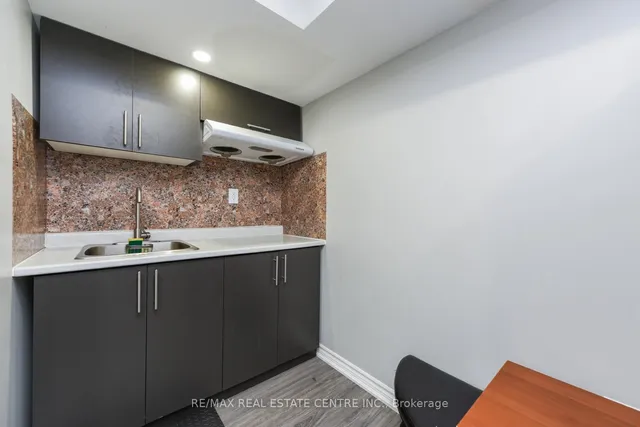 Additional image 31 of 658 Best Rd