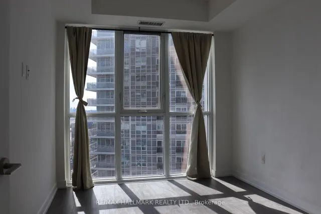 225 village Green Sq Unit 2604