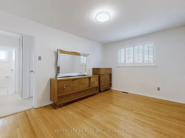 Additional image 24 of 26 Donnalyn Dr