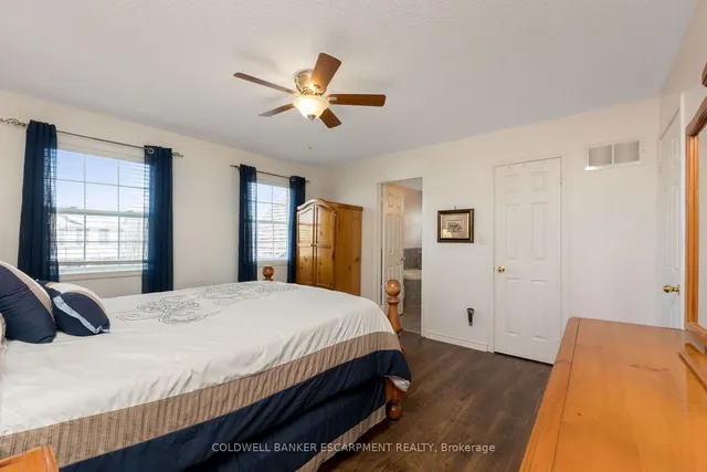 Additional image 21 of 593 Caverhill Cres