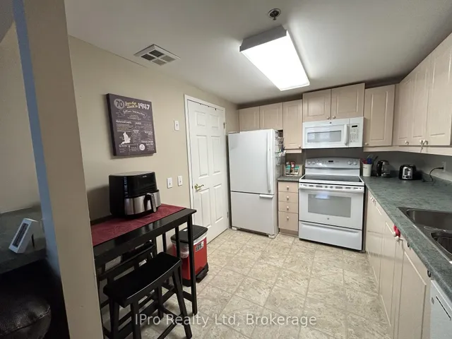 Additional image 7 of 137 Martin St Unit 403