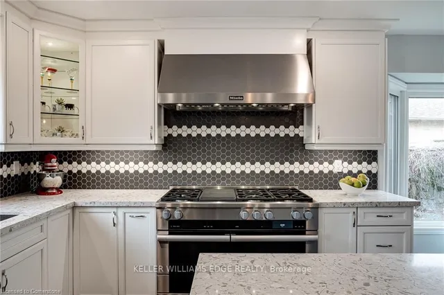 Additional image 34 of 2233 Towne Blvd