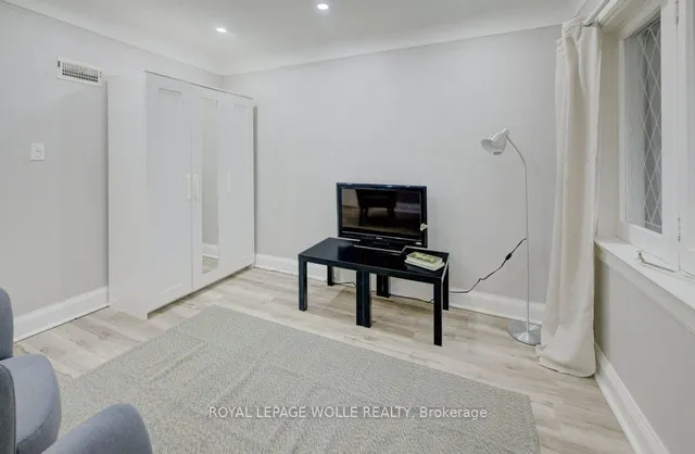 Additional image 5 of 774 Belmont Ave