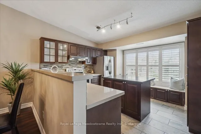 Additional image 18 of 1491 Maple Ave Unit 411