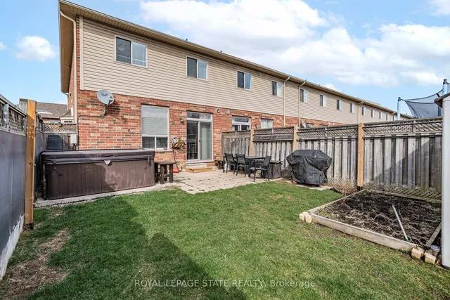 Additional image 30 of 27 Marina Point Cres