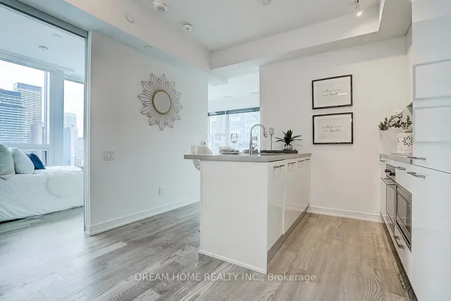 Additional image 11 of 3 Gloucester St Unit 1809