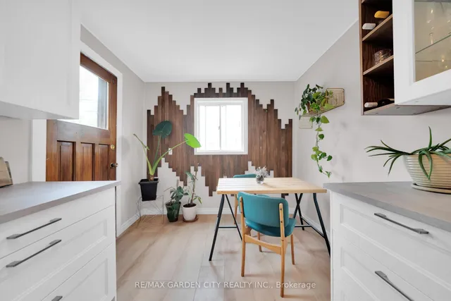 Additional image 11 of 92 GLENDALE Ave