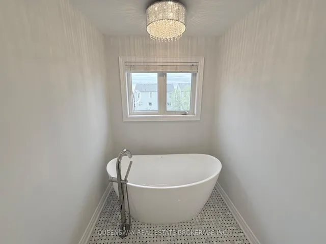 Additional image 39 of 82 Roxton Rd