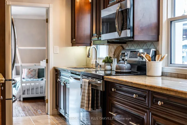 Additional image 12 of 548 Regina Dr