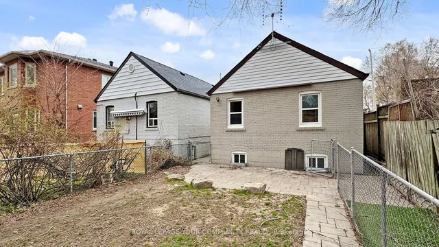 Additional image 43 of 31 Hamstead Ave