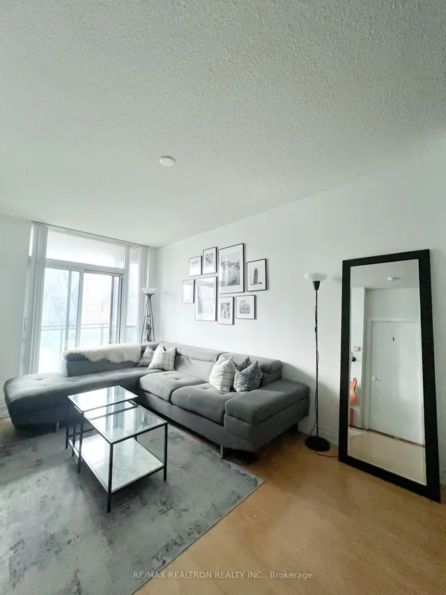 Additional image 12 of 18 Harbour St Unit 2104