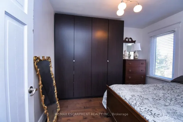 Additional image 24 of 45 Maplewood Ave