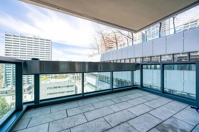 Additional image 40 of 206 Bloor St Unit 801