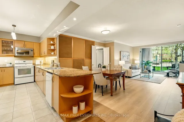 Additional image 11 of 18 William Carson Cres Unit 111