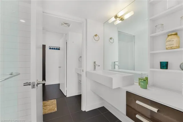 Additional image 17 of 38 Dan Leckie Way Unit 1909