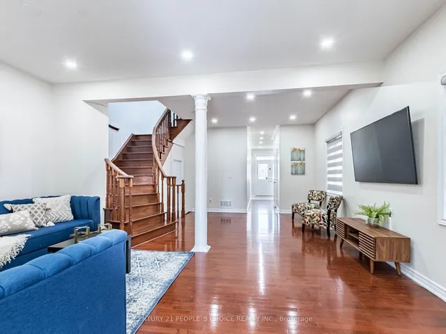 Additional image 9 of 74 Crystalview Cres