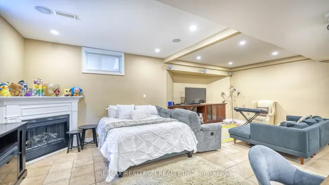 Additional image 34 of 13 Bourdon Ave