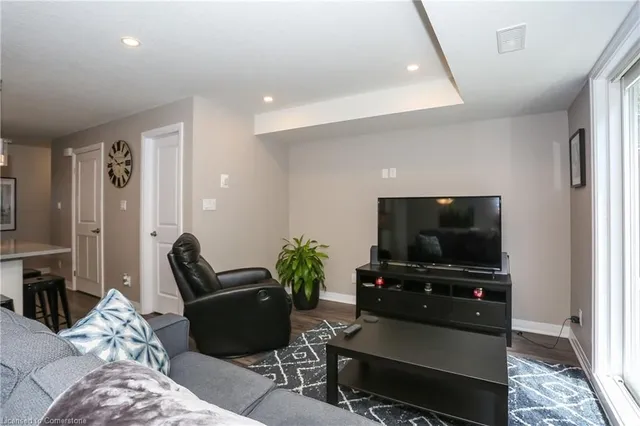 Additional image 8 of 1989 Ottawa St Unit 29D