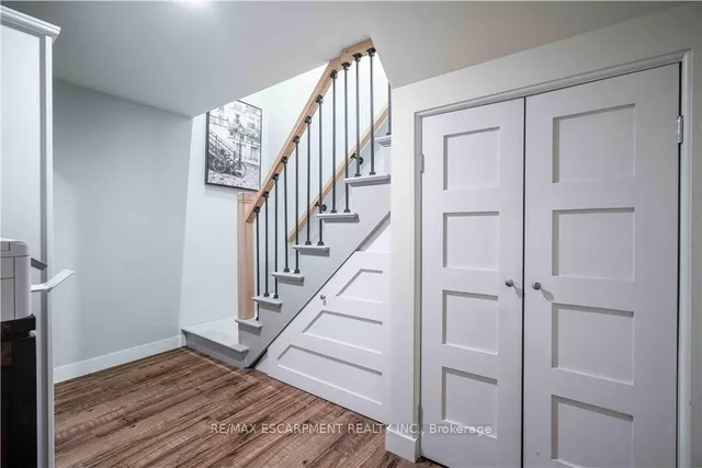 Additional image 36 of 56 Oakley Crt