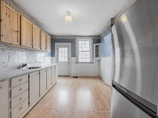 Additional image 8 of 28 Eastmount Ave