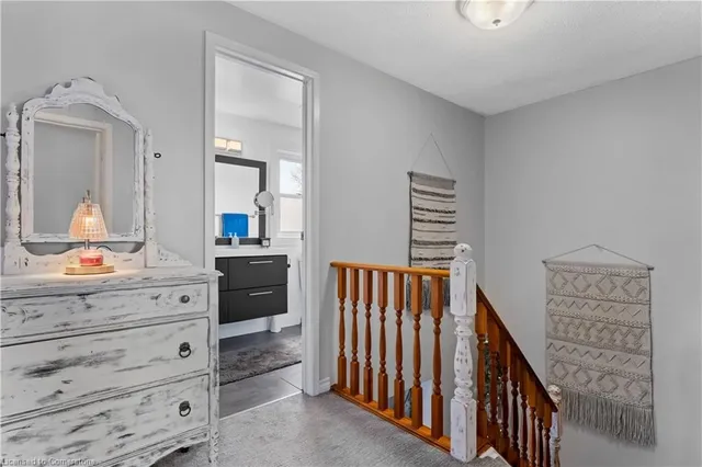 Additional image 17 of 2385 Cotswold Cres