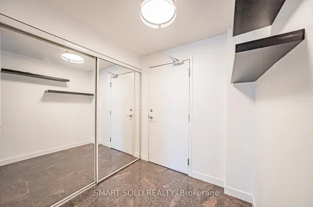 Additional image 4 of 81 Navy Wharf Crt Unit 2710