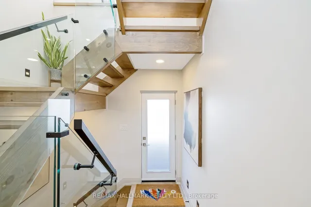 Additional image 22 of 68 Harewood Ave