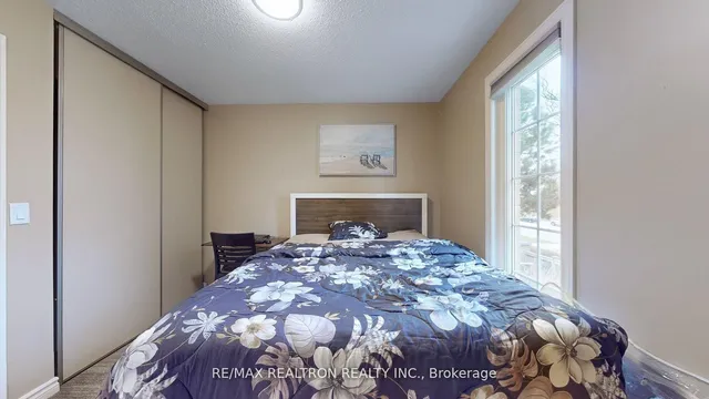 Additional image 32 of 68 Heathcliffe Sq