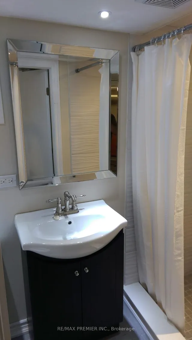 Additional image 18 of 1013 Briar Hill Ave