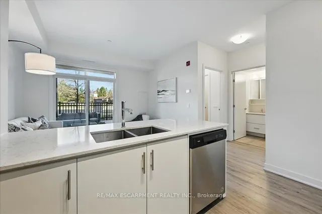 Additional image 8 of 340 PLAINS Rd Unit 102