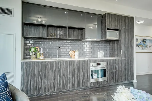 Additional image 17 of 52 Forest Manor Rd Unit 1102