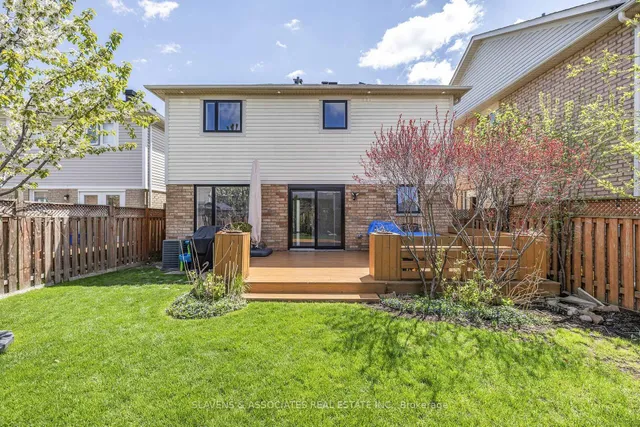Additional image 36 of 30 Charleswood Circ