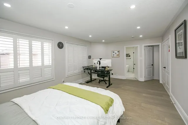 Additional image 34 of 37 Deerglen Dr