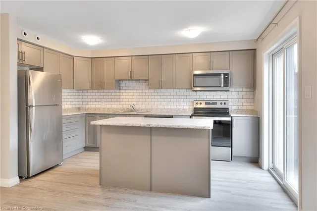 Additional image 21 of 24 Morrison Rd Unit A11